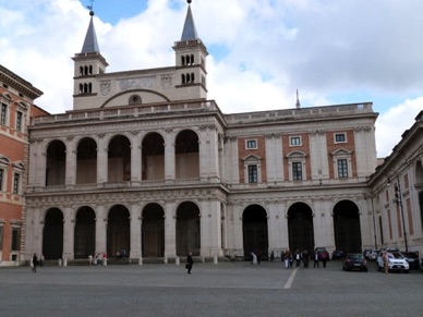 Basilique Sa Giovanni in Laterano a &eacute;t&eacute; la premi&egrave;re &eacute;glise construite &agrave; Rome