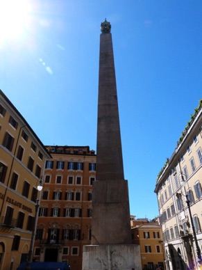 Ob&eacute;lisque datant du VI&egrave;me si&egrave;cle av JC qui servait d'aiguille ...