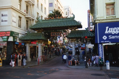 Dragon Gate &agrave; l'entr&eacute;e de Chinatown