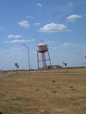 GROOM (Texas) : 
le ch&acirc;teau d'eau pench&eacute;