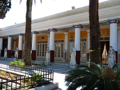 statues des neuf muses dans la galerie arri&egrave;re