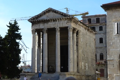 Temple d'Auguste