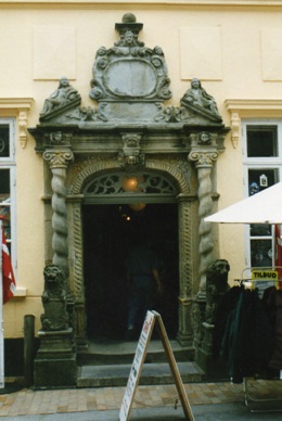 la "Grande Pharmacie" la "Grande Pharmacie"