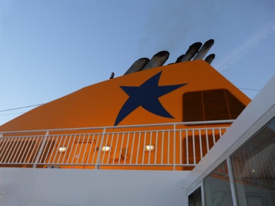 d&eacute;part du ferry &agrave; destination de l'&icirc;le de Paros