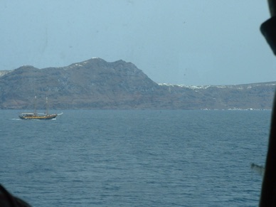 l'&icirc;le appara&icirc;t ...