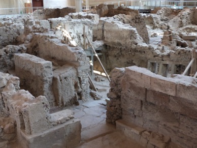 qui, comme Pomp&eacute;i, fut ensevelie sous une pluie de cendres vers 1600 avant JC