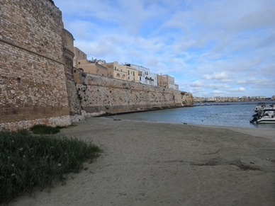 port de p&ecirc;che o&ugrave; on parle encore un dialecte proche du grec