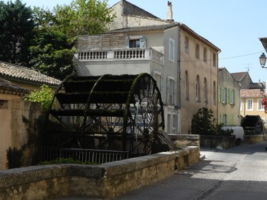 surnomm&eacute;e aussi la "Venise Comtadine"