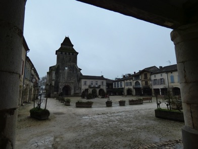 la Place Royaledont Henri 4 se serait inspir&eacute; pour la place des Vosges &agrave; Paris
