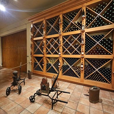 chai et cave semi enterr&eacute;s