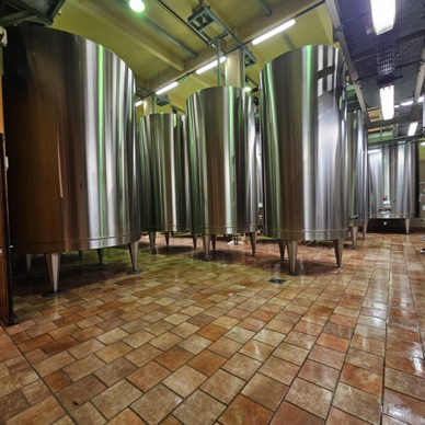 cuves d'entrep&ocirc;t du vin