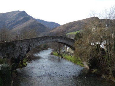 son "pont romain" comportant une seule arche