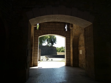 fond&eacute;e au 11e et fortifi&eacute;e au 16e pa Henri II