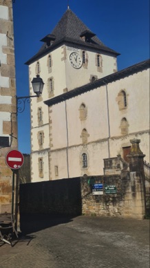 SARE
Eglise &agrave; 5 &eacute;tages