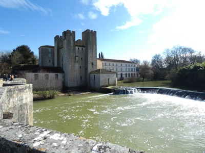 BARBASTE
Moulin des Tours fortifi&eacute; du XIIIe