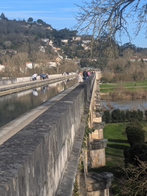 construit sur 23 arches 
entre 1839 et 1843