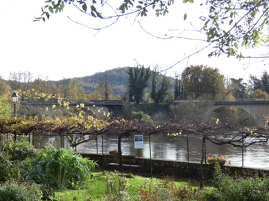 LIMEUIL
avec son pont en &eacute;querre