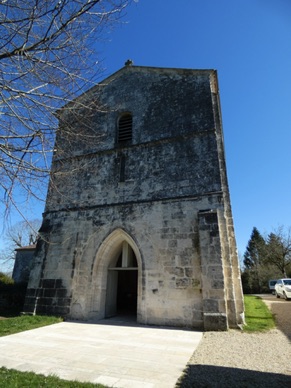 BOURG DES MAISONS
Eglise forteresse du 11&egrave;me