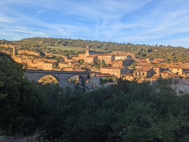 ancien bastion cathare au milieu des vignes