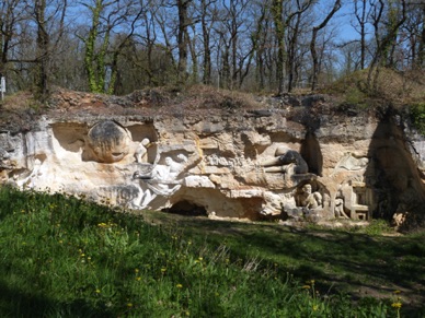 PORT D'ENVAUX : 
les Lapidiales