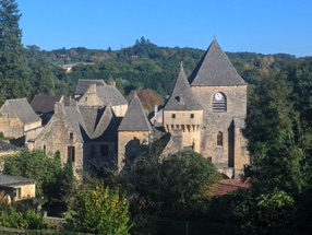 SAINT GENI&Egrave;S avec ses toits de lauze