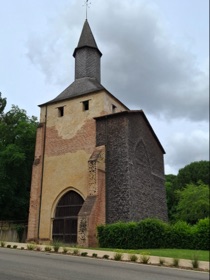 MIMIZAN
Clocher porche de l'&eacute;glise Ste Marie
(monument inscrit au Patrimoine mondial)