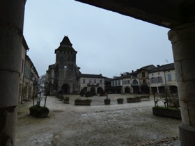 la Place Royaledont Henri 4 se serait inspir&eacute; pour la place des Vosges &agrave; Paris