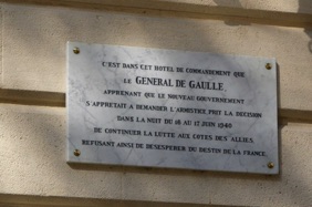 plaque comm&eacute;morative