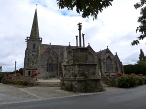 RUNAN :
Eglise édifiée du XIVème au XVIème s RUNAN :
Eglise édifiée du XIVème au XVIème s