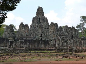 Arriv&eacute;e face &agrave; Angkor Thom