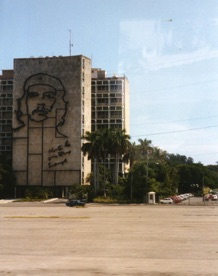 Place de la R&eacute;volution avec le portrait du Ch&eacute;