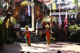 Danses du Barong Danses du Barong