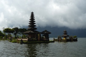 le PURA ULUN DANU BRATAN le PURA ULUN DANU BRATAN