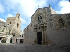 cath&eacute;drale : une des plus anciennes des Pouilles construite par les Normands aux XIeme et XIIeme s.