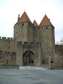 entr&eacute;e dans la cit&eacute;