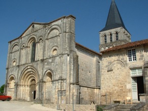 FRANCE
Saint Amant de Boixe (16)
Eglise abbatiale