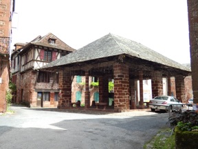 Belle halle en pierre du 18e