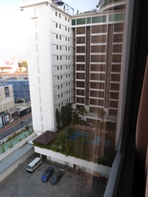 et sur la piscine de notre h&ocirc;tel