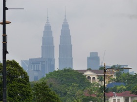 les Tours Petronas depuis le Palais Royal