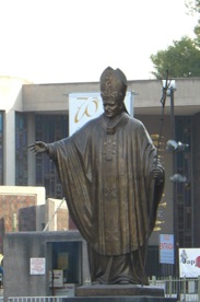 le Pape Jean Paul II s'y est rendu