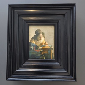 La dentelli&egrave;re de Vermeer
tableau pr&ecirc;t&eacute; pendant un an par le Mus&eacute;e du Louvre de Paris