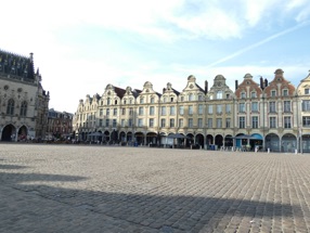 la Place des H&eacute;ros