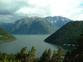 le LUSTRAFJORD