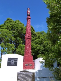 Mémorial pour Maggie Papakura arrivée ici en 1350 Mémorial pour Maggie Papakura arrivée ici en 1350
