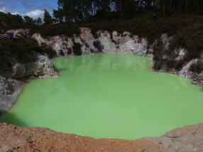 Roto Karikitea dont le PH est de 2 et la température de 14° Roto Karikitea dont le PH est de 2 et la température de 14°