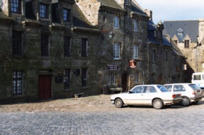 LOCRONAN
Finist&egrave;re