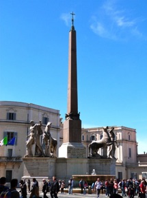 Fontaine et statues colossales antiques des Disocures