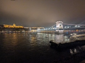 HONGRIE : rives du Danube et Ch&acirc;teau de Buda (1987)