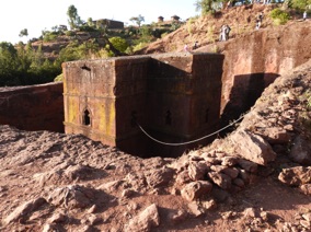 ETHIOPIE : 11 &eacute;glises creus&eacute;es dans le roc - Lalibela
(1978)