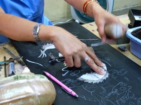 o&ugrave; nous assistons &agrave; la fabrication de tableaux